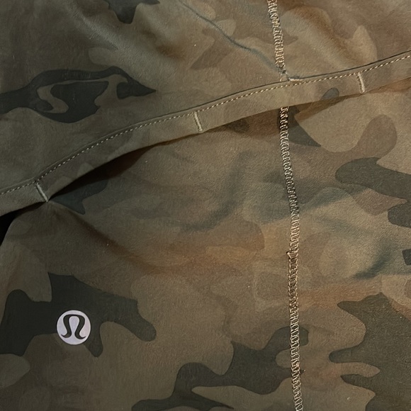Lululemon Speed Shorts *CAMO PRINT - Picture 2 of 6